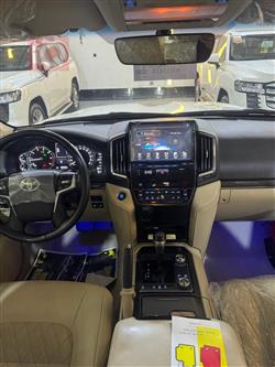 تويوتا لاندكروزر